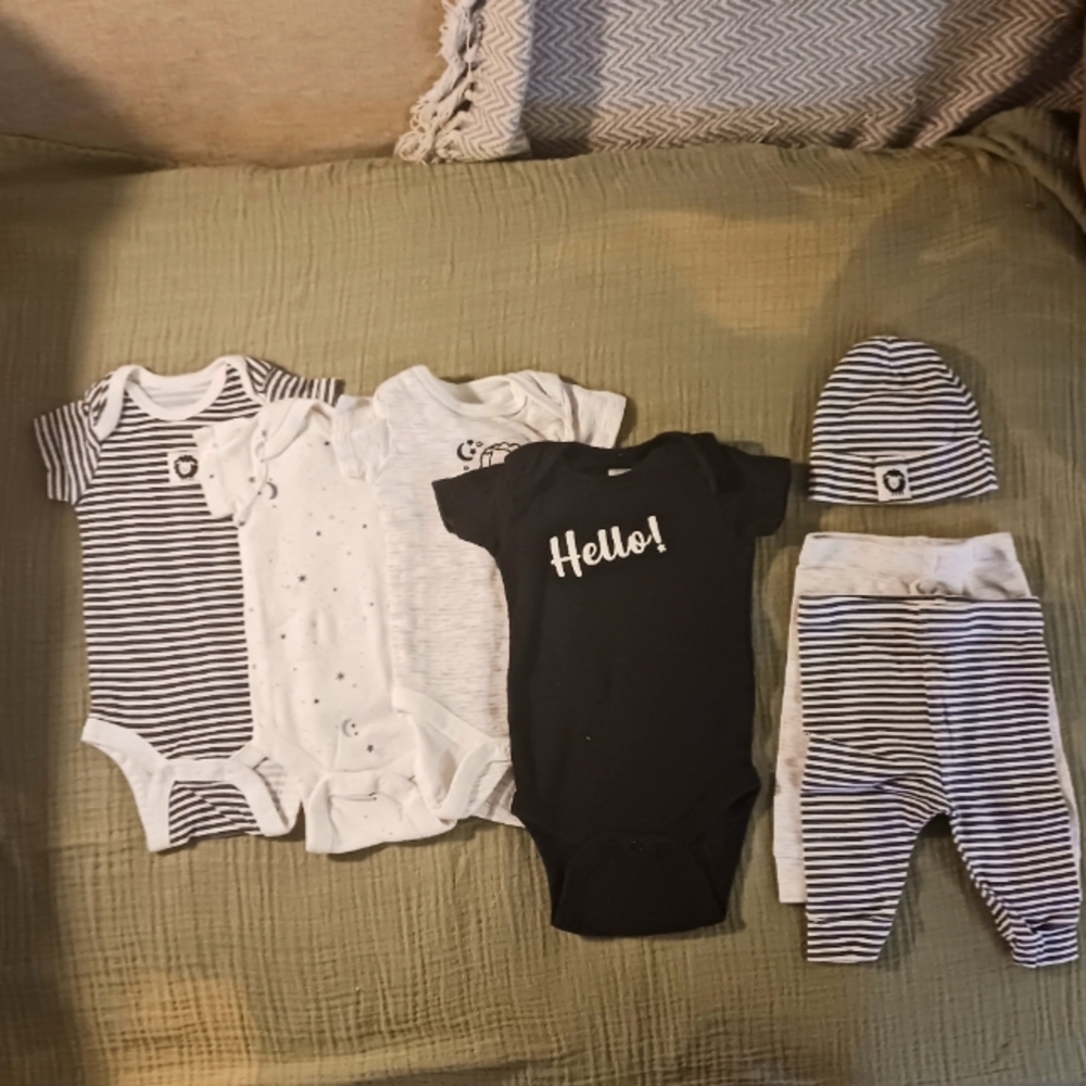 Baby lot gender neutral layette 0- 3m